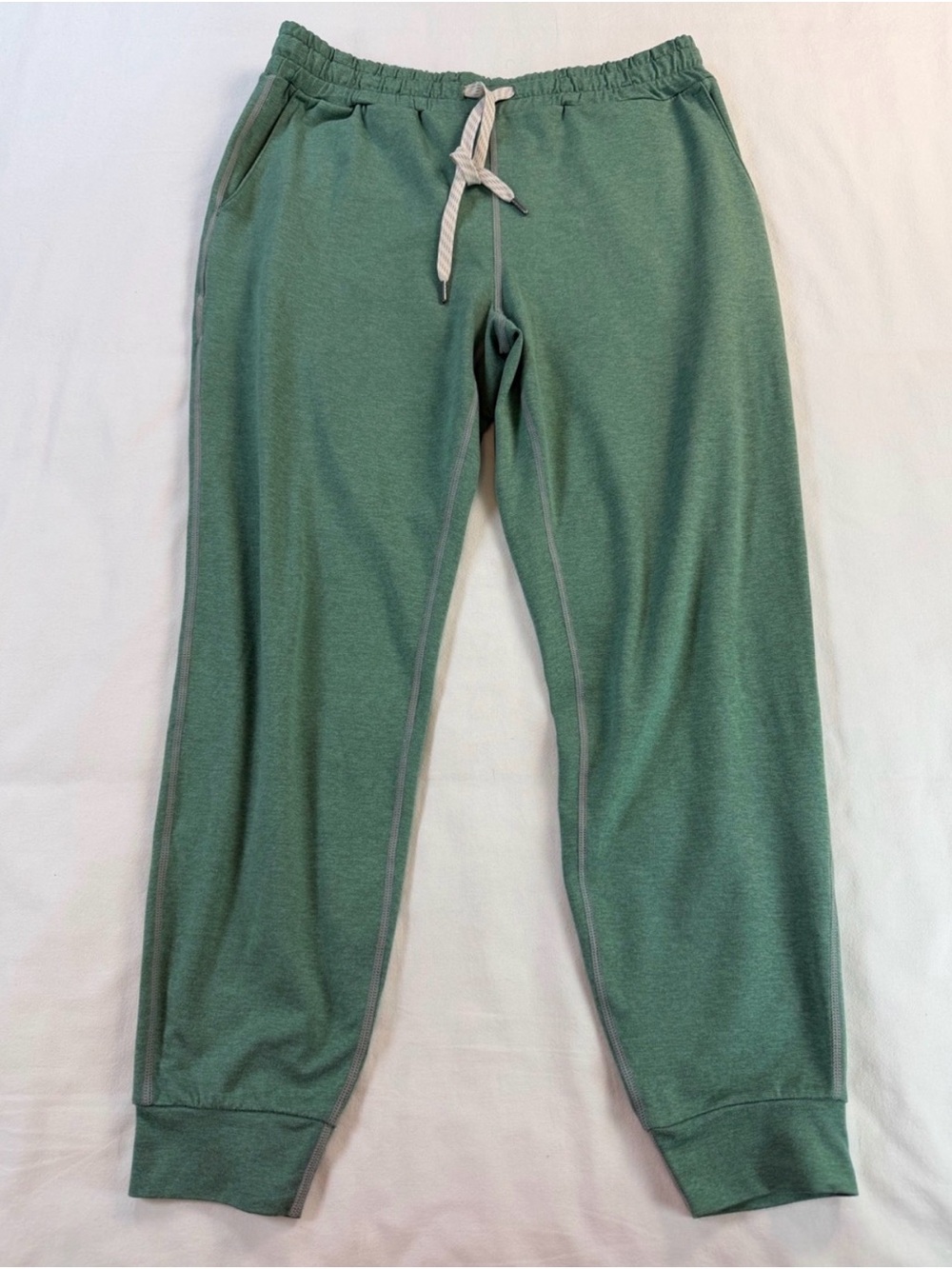 Vuori Women’s Marsh Green Performance Drawstring Joggers Small - Picture 4 of 9